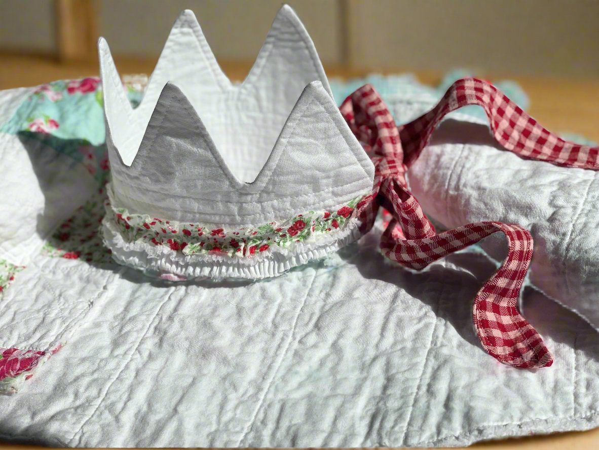 Quilted Cape and Crown for Little Kids - Christine Leigh